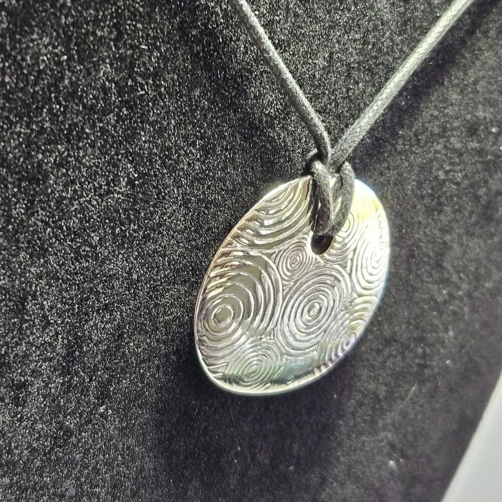 *Sale* Lia Sophia Silver Tone Elliptical Pendant Black Cord Necklace 16-19